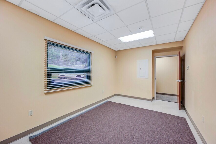 More Photos Of 1110 Clay Ave, Dunmore Medical For Lease