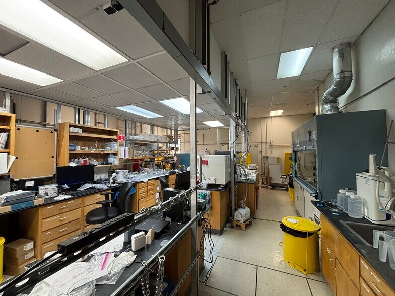 More Photos Of 1230 Bordeaux Dr, Sunnyvale Light Manufacturing For Lease