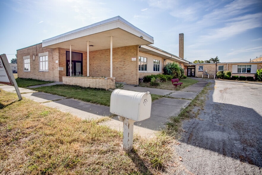 More Photos Of 1901 Mascoutah Ave, Belleville Schools For Sale