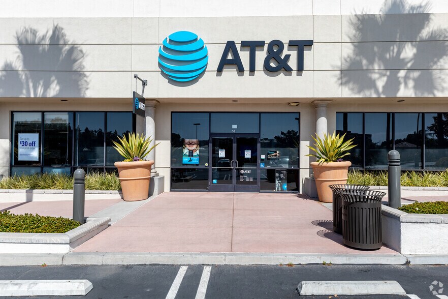 More Photos Of 3433-3545 Del Mar Heights Rd, San Diego Unknown For Lease