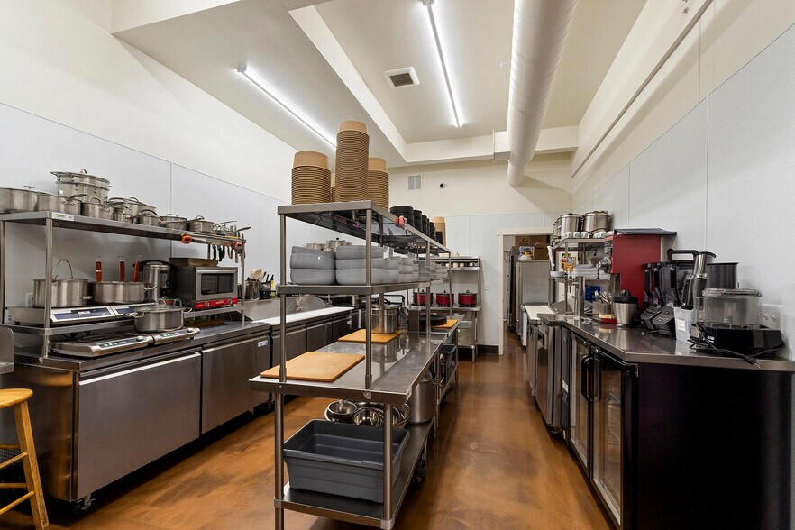 More Photos Of 400 N 4th St, Coeur d'Alene Storefront Retail Residential For Lease