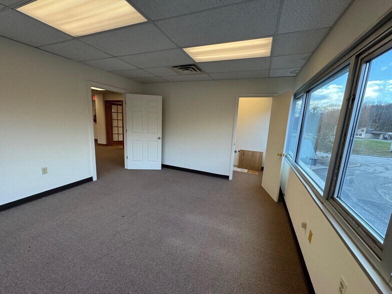More Photos Of 1 Corwin Ct, Newburgh Medical For Lease