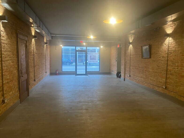 More Photos Of 6200 Roosevelt Rd, Oak Park Storefront Retail Office For Lease