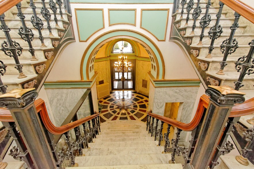 More Photos Of 600 Broadway, Albany Office For Sale