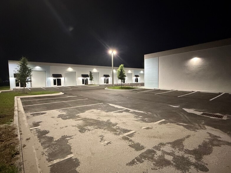 More Photos Of 5600 US Highway 1 N, Saint Augustine Showroom For Lease