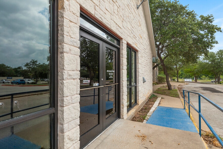 More Photos Of 11201 Pecan Park Blvd, Cedar Park Carwash For Lease