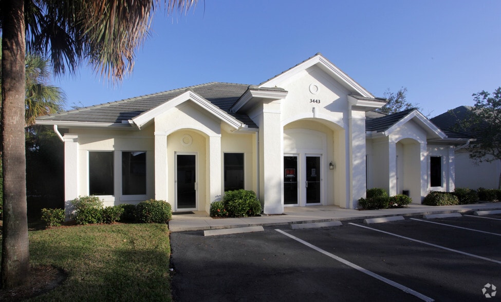 More Photos Of 3459 Pine Ridge Rd, Naples Office For Lease