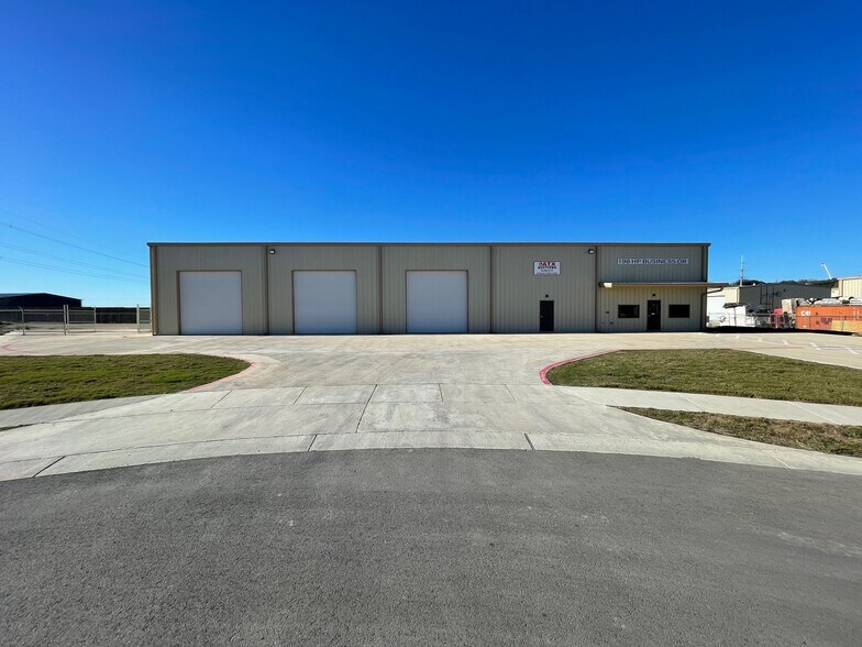 More Photos Of 198 HP Business Drive Rd, San Marcos Warehouse For Lease