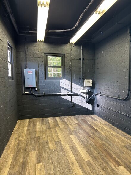 More Photos Of 105 Curtis Ave, Manasquan Office For Lease