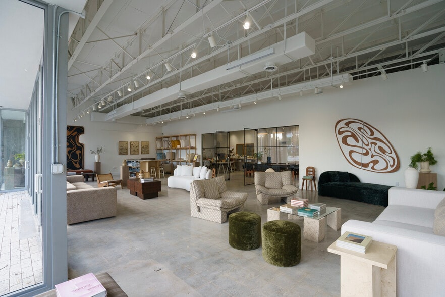 More Photos Of 777 NE 125th St, North Miami Storefront For Lease