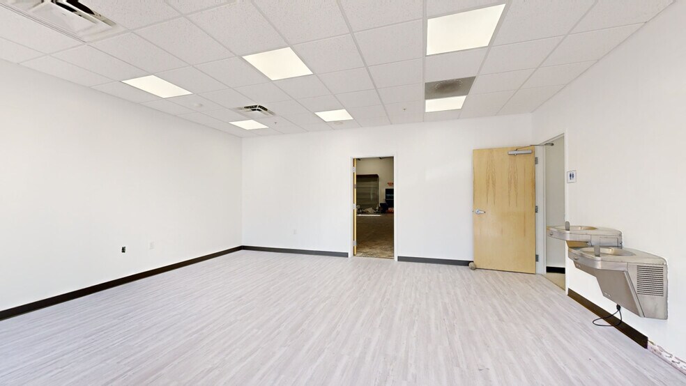 More Photos Of 217-311 Altamonte Commerce Blvd, Altamonte Springs Unknown For Lease