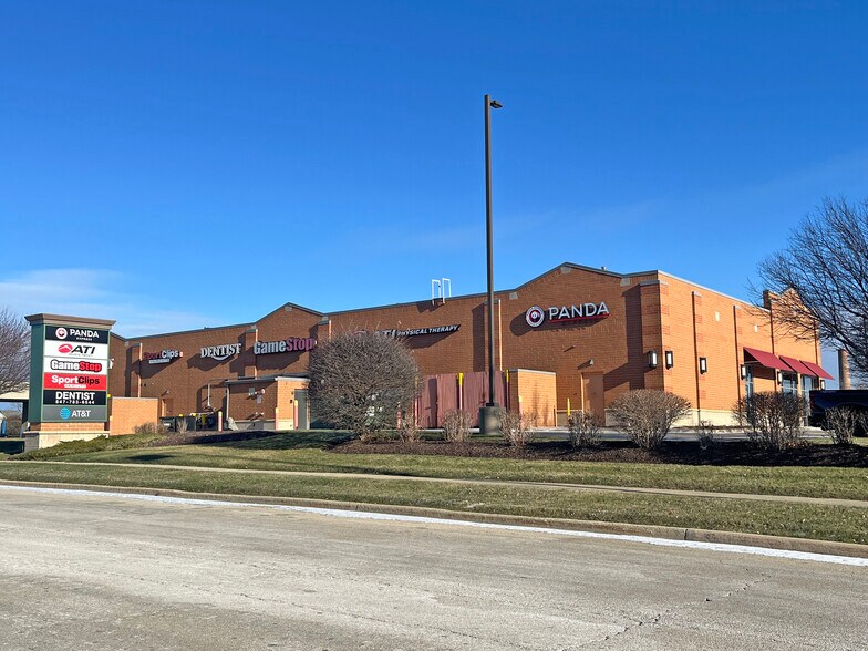 More Photos Of 27 S Western Ave, Carpentersville Unknown For Lease