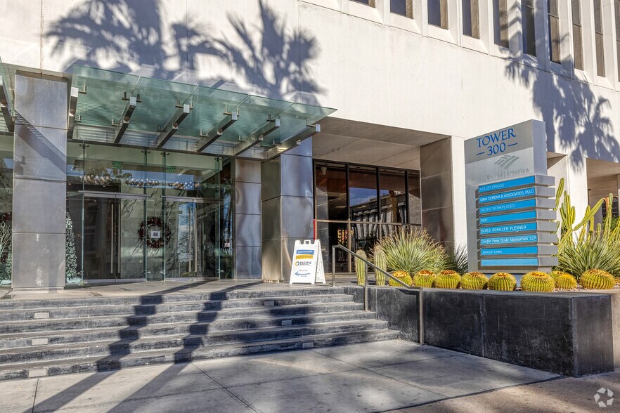 More Photos Of 300 S 4th St, Las Vegas Office For Lease