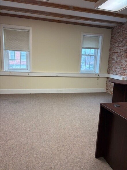 More Photos Of 10 State St, Newburyport Office For Lease