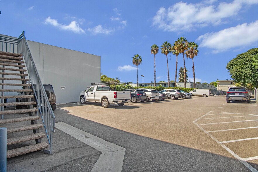 More Photos Of 6747 Odessa Ave, Van Nuys Office For Lease