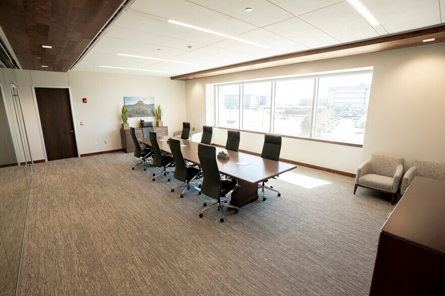 More Photos Of 404 Veterans Airpark Ln, Midland Office For Sale