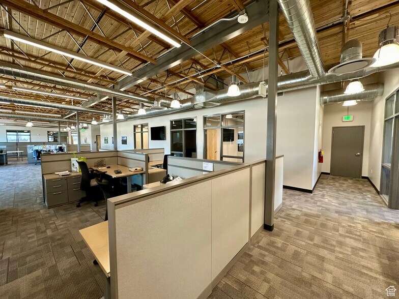 More Photos Of 848 S 2000 W, Syracuse Unknown For Lease