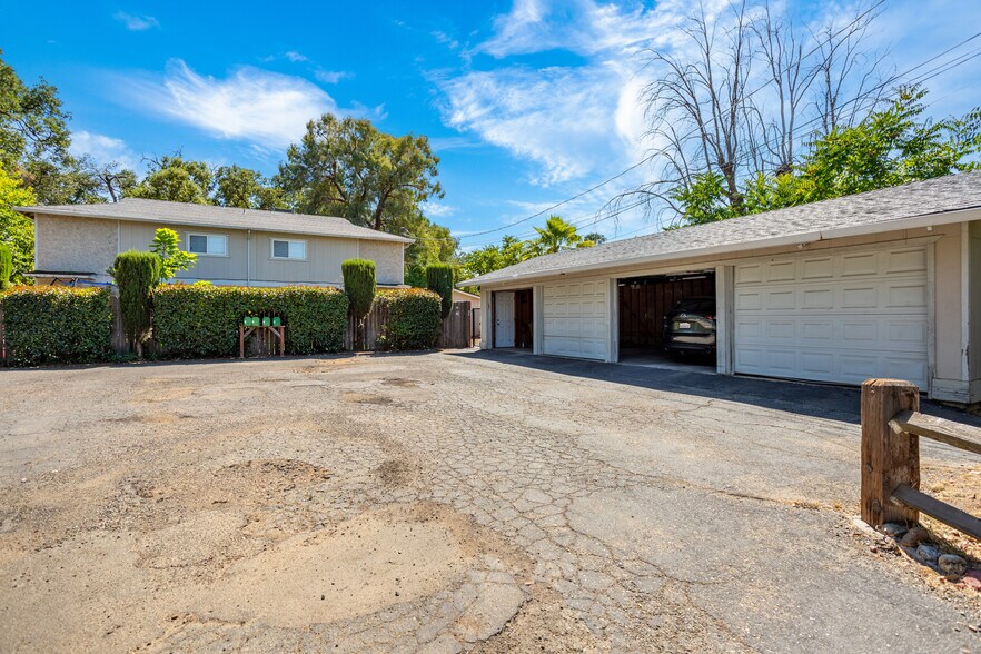 More Photos Of 2616 W Hillside Dr, Anderson Apartments For Sale