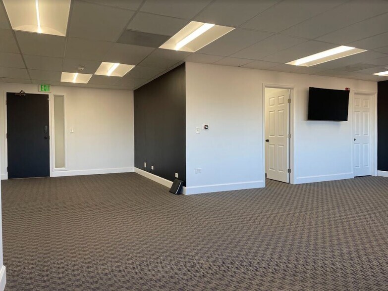 More Photos Of 6909 S Holly Cir, Centennial Office For Sale