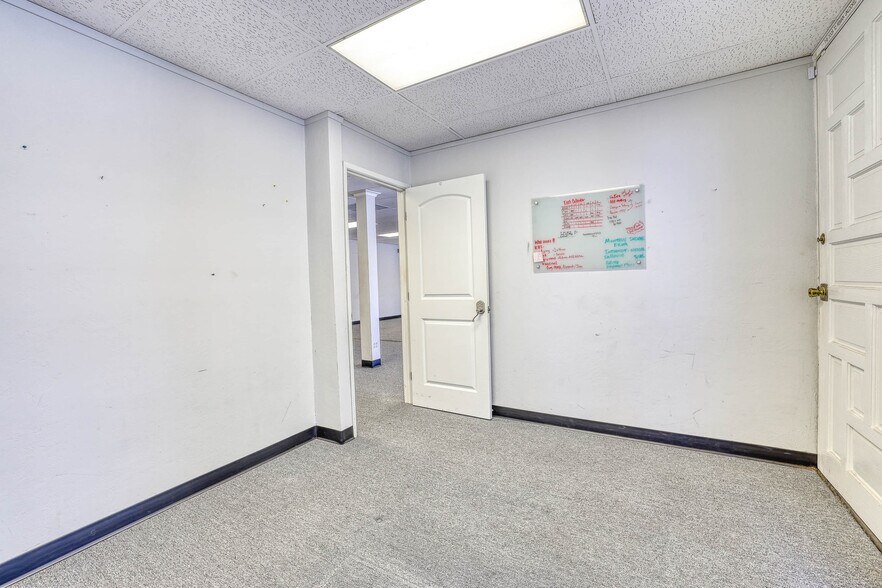 More Photos Of 17772 Irvine Blvd, Tustin Office For Lease