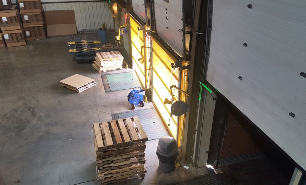 More Photos Of 202-206 Regas Rd, Madison Warehouse For Lease