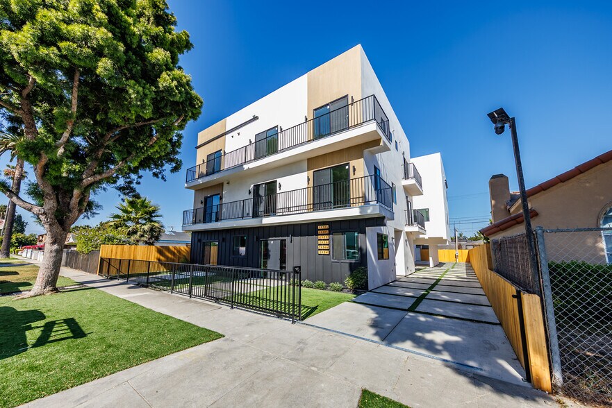 More Photos Of 2938 S Sycamore Ave, Los Angeles Apartments For Sale