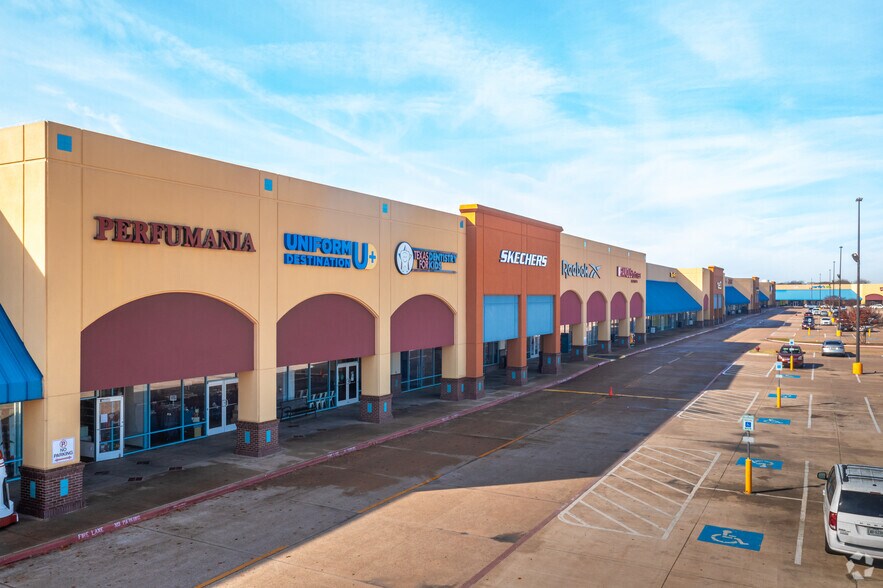 More Photos Of 301 Tanger Dr, Terrell Unknown For Lease