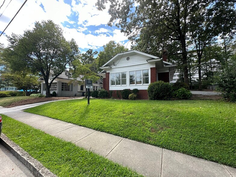 Primary Photo Of 3082 E Shadowlawn Ave NE, Atlanta Freestanding For Lease