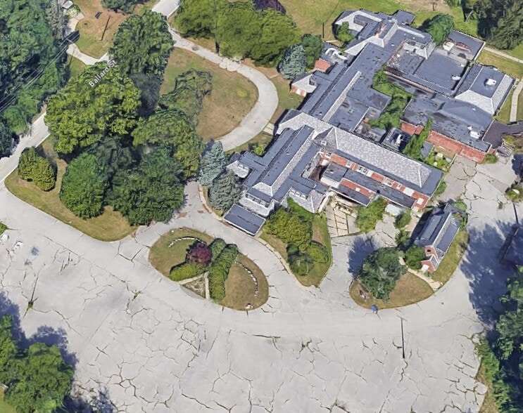 More Photos Of 26755 Ballard Rd, Harrison Township Hospital For Sale