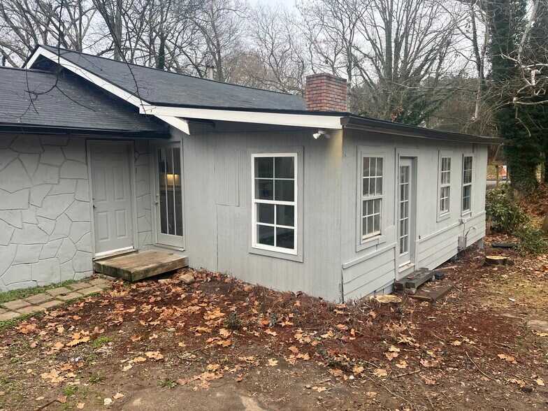 More Photos Of 2230 Palm St, Canton Freestanding For Lease