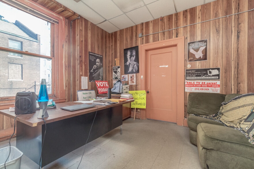More Photos Of 1411 Locust St, Saint Louis Shelter For Sale