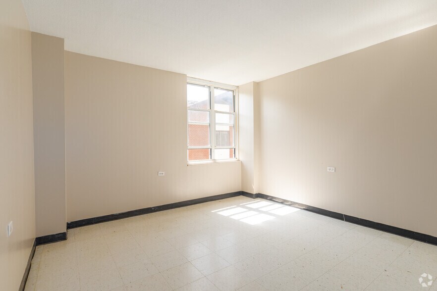 More Photos Of 489 W State St, Trenton Apartments For Lease
