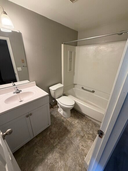 More Photos Of 6285 Robinson Rd, Lockport Apartments For Sale