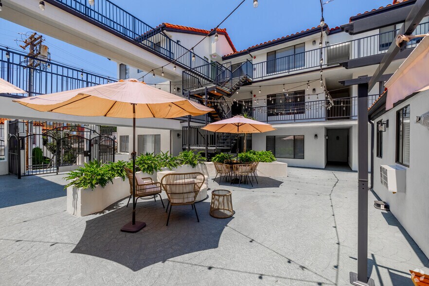 More Photos Of 1318 N Mansfield Ave, Los Angeles Apartments For Sale