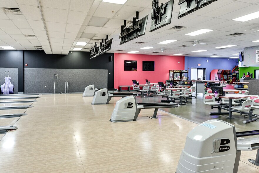 More Photos Of 1818 Central Ave, Auburn General Retail For Sale