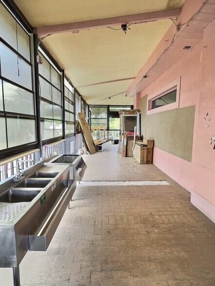 More Photos Of 650 N Highway 27, Minneola Restaurant For Sale