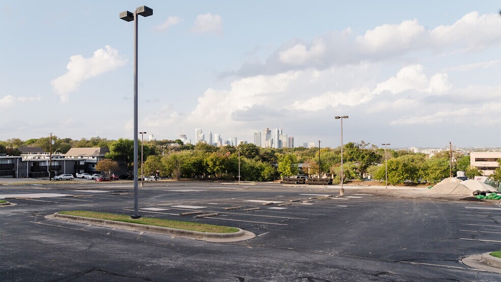 More Photos Of 2100 S Interstate 35 S, Austin Office For Lease