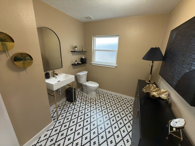 More Photos Of 160 SW Nightingale St, Keystone Heights Office For Sale