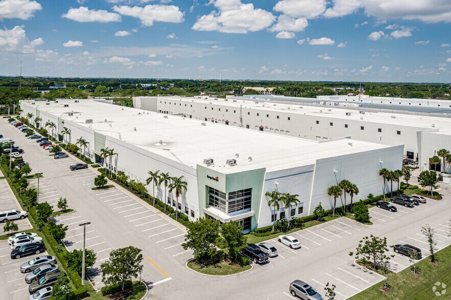 More Photos Of 600 Hillsboro Technology Dr, Deerfield Beach Unknown For Lease
