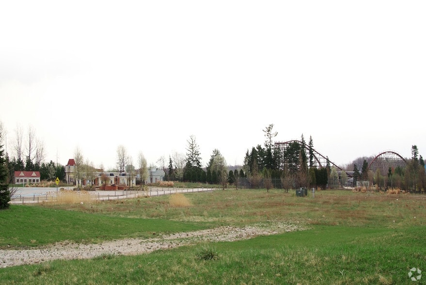 More Photos Of 16 N Aurora Rd, Aurora Freestanding For Lease