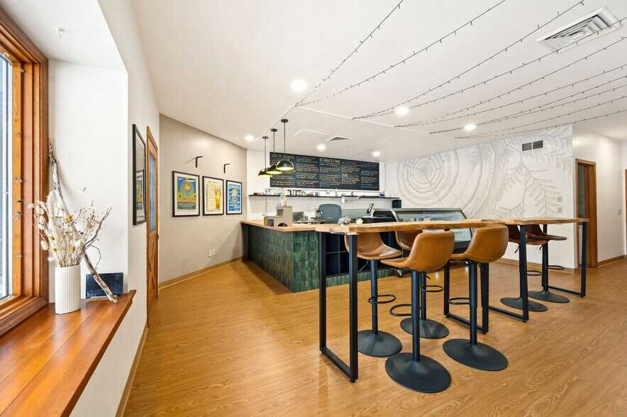 More Photos Of 9331 Spring Rd, Fish Creek Storefront For Sale