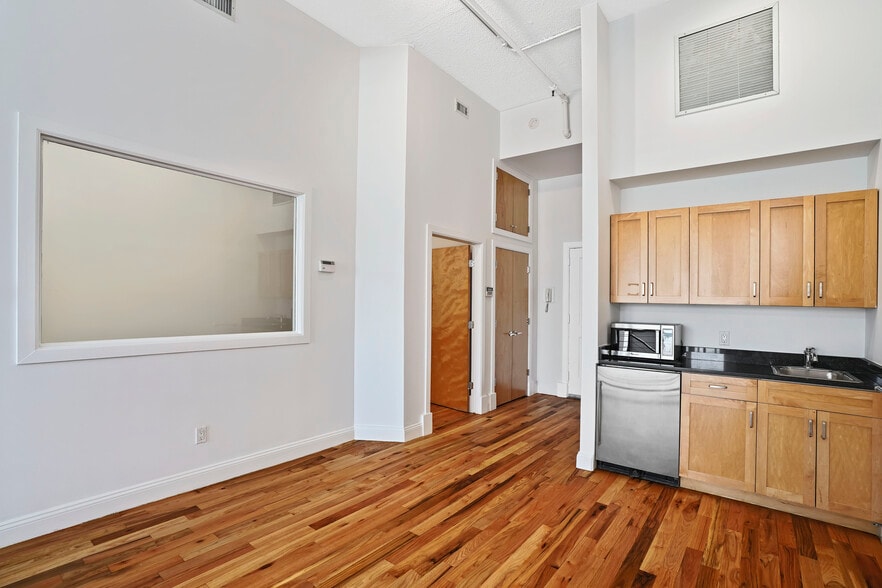 More Photos Of 700 Pacific St, Brooklyn Apartments For Lease