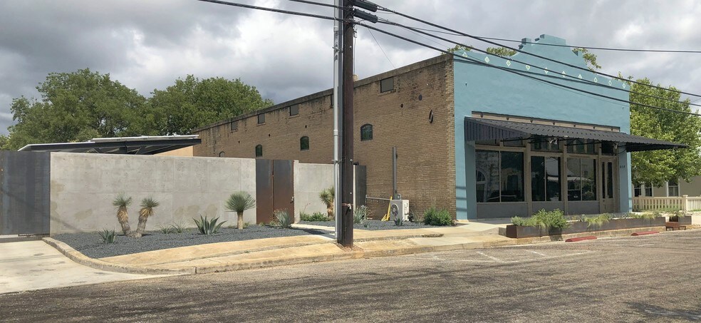 More Photos Of 612 High St, Comfort Storefront Retail Residential For Sale