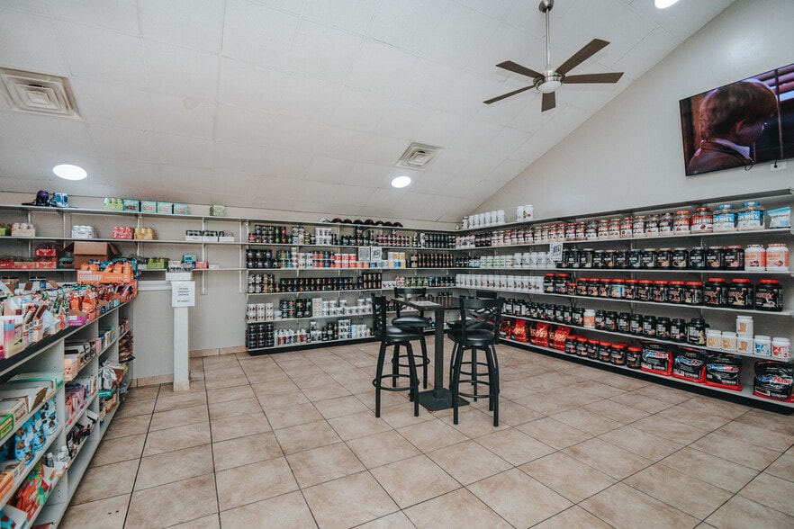 More Photos Of 6801 N Navarro St, Victoria Storefront Retail Office For Lease