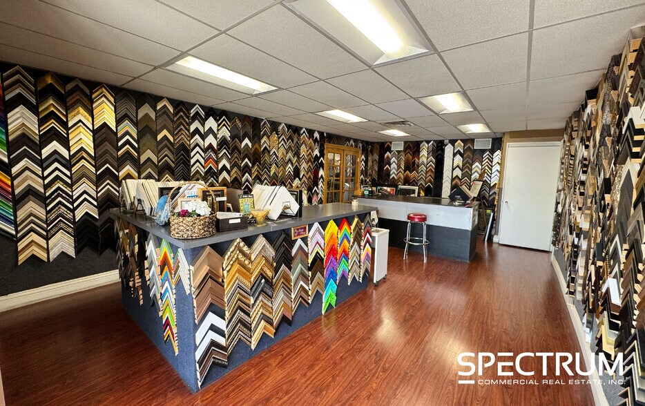 More Photos Of 16540 Gault St, Van Nuys Warehouse For Lease