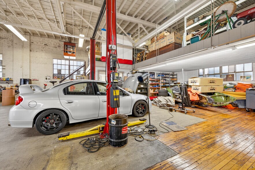 More Photos Of 28 S Moyer St, Emmaus Warehouse For Sale