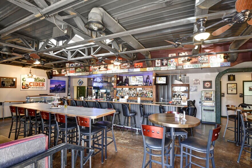 More Photos Of 231 Main St, Canon City Restaurant For Lease