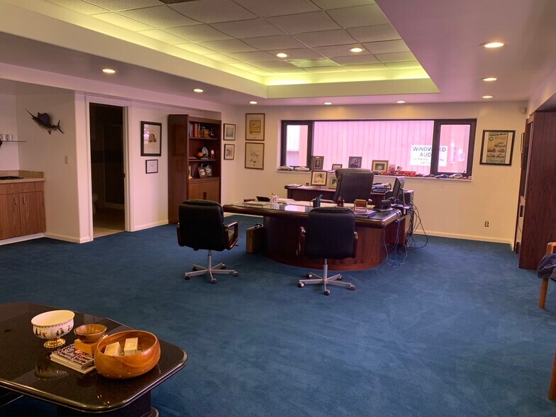 More Photos Of 46-158 Kahuhipa St, Kāneohe Showroom For Lease