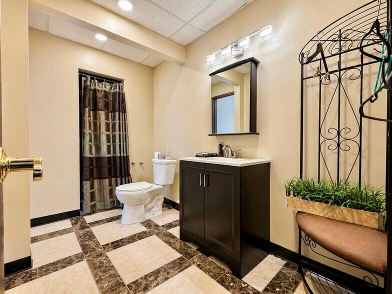 More Photos Of 909 N D St, San Bernardino Office For Sale