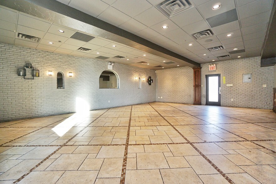 More Photos Of 35 Androvette St, Staten Island Storefront Retail Residential For Lease